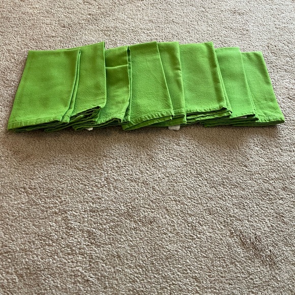 GREEN SET OF 8 NAPKINS - Picture 1 of 5